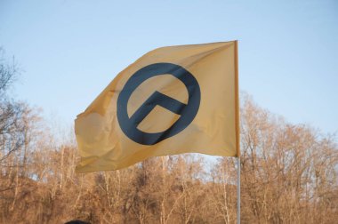 Demokraside direniş ve gösteri normaldir.