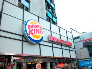 Dünyanın her yerinde ünlü Burger King restoranları var.