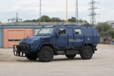 Avusturyalı polis gücü de diğer polisler gibidir.