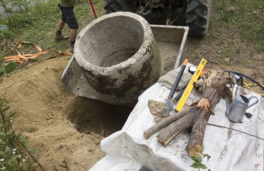 tatlı ve temiz suyu olan bir su kuyusu.