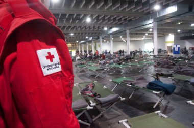 acil durum barınağı ya da acil durum yatağı, insanlar için sığınak