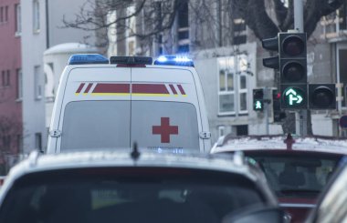 Kızıl Haç bu dünyadaki insan hayatını ve sağlığını korumak için kuruldu.