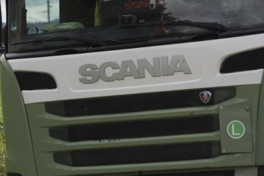 taşımacılık, araç trafiği ve yol trafiği için tarama kamyonu