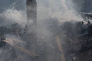 Yangınlardaki zehirli baca gazı, sağlığa zararlı.