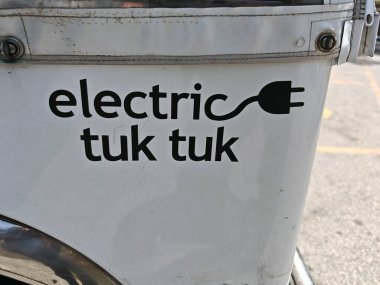 bir konsept araba ya da prototip, özel stili olan elektrikli bir araç