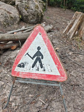 bir yol trafik tabelası, yol inşaatı ve trafik altyapısı