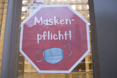 bir corona koruması ffp2 yüz maskesi, sağlık ve enfeksiyona karşı koruma