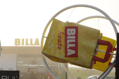 Billa ticaretle uğraşan bir gıda tüccarı.