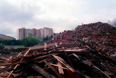 İnşaat alanında enkaz inşaatı, inşaat ve inşaat endüstrisi