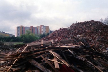 İnşaat alanında enkaz inşaatı, inşaat ve inşaat endüstrisi