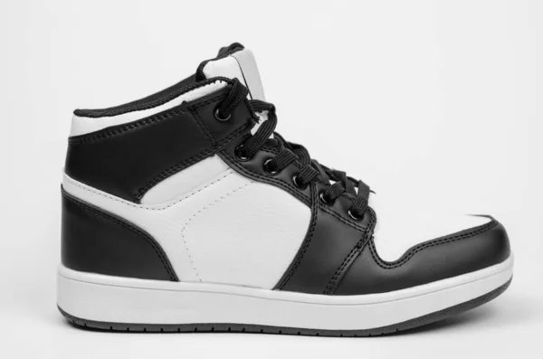 Κομψά Νέα Αθλητικά Παπούτσια Για Διαφήμιση Κατάστημα Υποδημάτων Sneaker Λευκό — Φωτογραφία Αρχείου