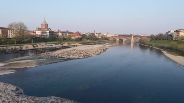 Güneşli Bir Günde Pavia Ponte Koperto Üstü Kapalı Köprü Duomo — Stok video