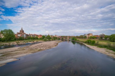 Pavia, Ponte Koperto Nehri (İtalyanca: 