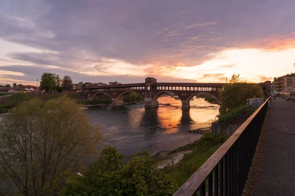 Ponte Coperto Täckt Bro Över Floden Ticino Pavia Vid Solnedgången — Stockfoto
