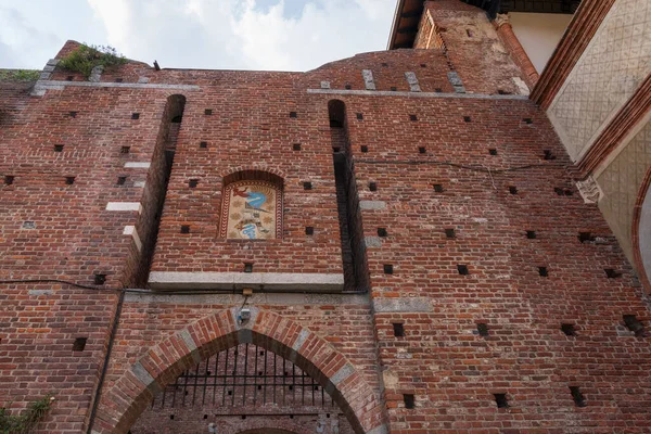 Szczegóły Zamku Sforzesco Jego Wspaniałych Średniowiecznych Murów Mediolan Włochy — Zdjęcie stockowe