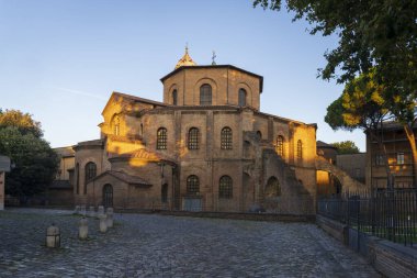 Avrupa 'daki erken dönem Hıristiyan Bizans sanatının en önemli örneklerinden biri olan San Vitale Manastırı, 547 yılında Ravenna, Emilia-Romagna, İtalya