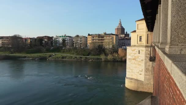 Wspaniały Widok Ponte Coperto Zadaszony Most Tle Duomo Pavia Pavia — Wideo stockowe