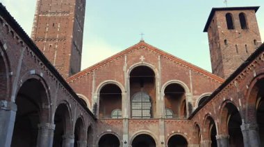 Saint Ambrose Manastırı 'nın (Basilica di Sant' Ambrogio), Milan, Lombardy, İtalya