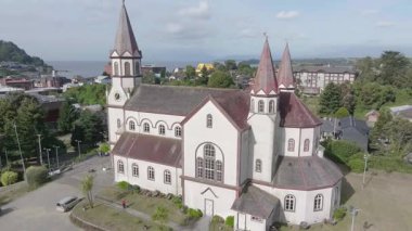 Puerto-Varas los lagos 'taki ünlü kilise. Şili, modern arka plan, Porto-Varas-los-lagos. Yüksek kalite 4k görüntü