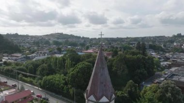 Puerto-Varas los lagos 'taki ünlü kilise. Şili, modern arka plan, Porto-Varas-los-lagos. Yüksek kalite 4k görüntü