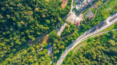 Yeşil sürdürülebilir çevre dostu otoyol.