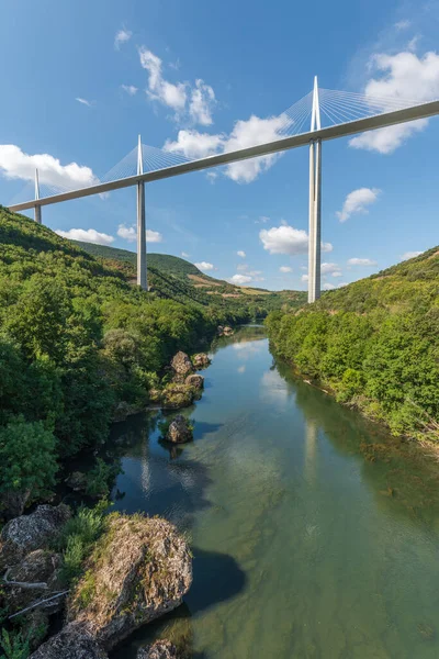 Millau Viyadük Köprüsü, dünyanın en yüksek köprüsü. Aveyron Ayrılışı. Fransa.