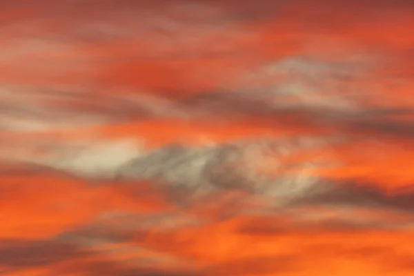 黄昏时分 天空一片粉色和橙色的云彩 法国阿尔萨斯 — 图库照片
