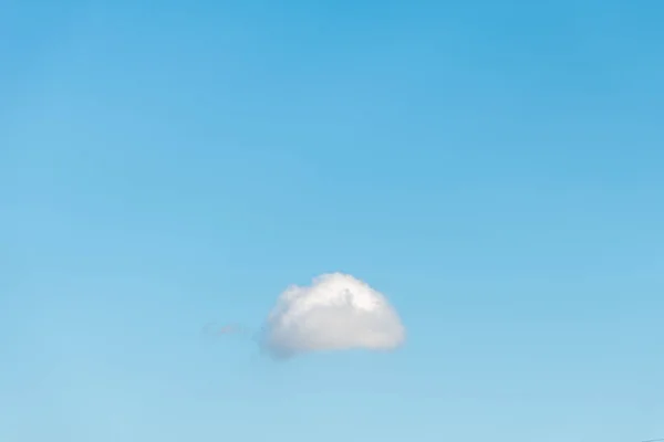 Pequena Nuvem Isolada Céu Azul Bas Rhin Collectivite Europeenne Alsace — Fotografia de Stock