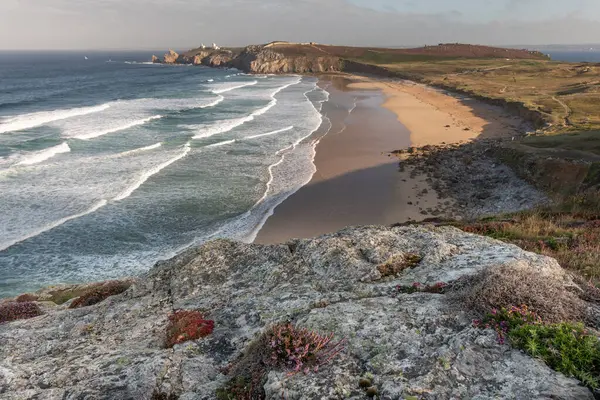 Iroise Denizi 'ndeki Pen Hat Plajı. Camaret, Crozon, Finistere, Brittany, Fransa, Avrupa