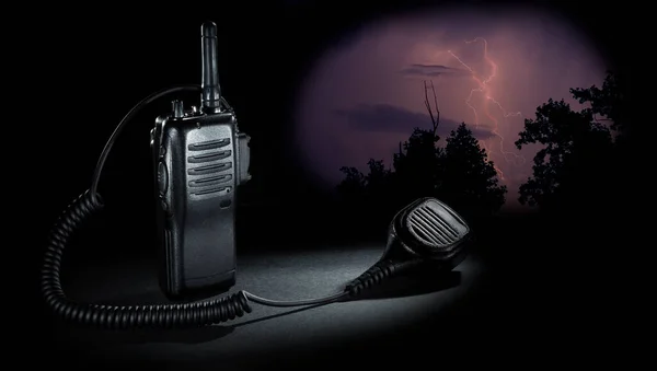 Tempestade Elétrica Horizonte Com Rádio Microfone Emergência — Fotografia de Stock