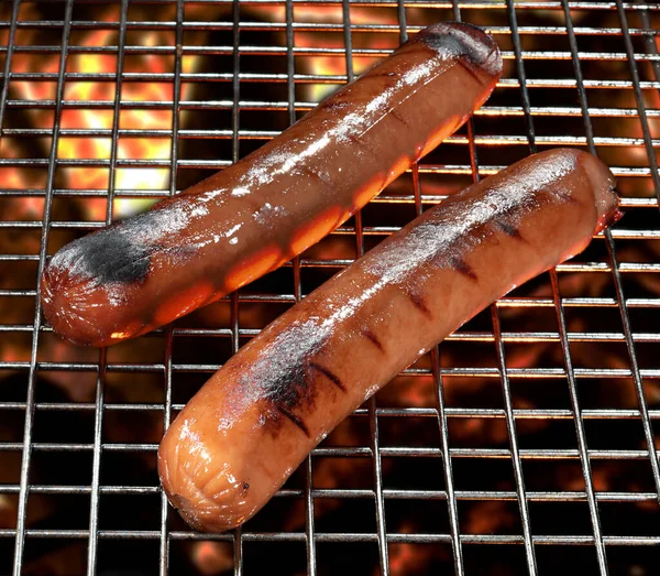 Plump Hot Dogs Kochen Auf Dem Grill — Stockfoto