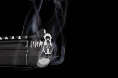 Uzayı yarı otomatik bir tabancanın yanına kopyala.