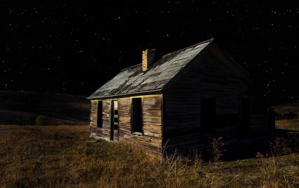 Colonos Decadentes Regressam Casa Com Estrelas Que Brilham Acima — Fotografia de Stock