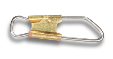 Balıkçılığın arkasındaki gölge, yemlerin değişimini beyazlar üzerinde daha hızlı izole eder.