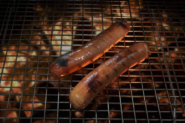 Paar Hotdogs Kochen Auf Dem Grill — Stockfoto