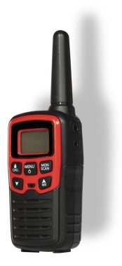 Bu kırmızı ve siyah telsizin arkasında bir gölgeyle dörde bölünmüş bir görüntü FRS ve GMRS frekanslarında çalışmış ve yeniden şarj edilebilir özelliklere sahip.. 