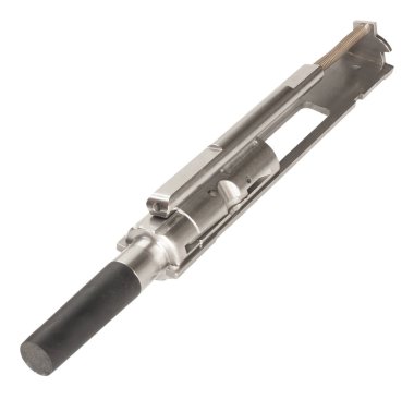 Bir saldırı tüfeğinin daha küçük mühimmat taşımasına izin veren bir birim. Bu mühimmatın ucu hala plastik kapakla kaplı..