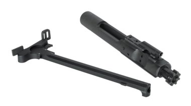 AR-15 şarj etme kolu ve cıvata taşıyıcı grubu bir stüdyo çekiminde izole edildi.