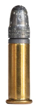 22 kalibrelik ateşli silahlar için tasarlanmış küçük bir tüfek ya da tabanca fişeği. Beyaz arka planda izole bir şekilde aşınmaya başlayan kurşun bir mermi..