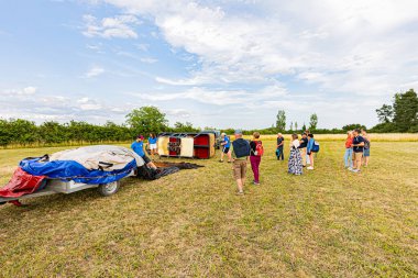 Aklı başında bir tekne gezisi. Sjour en bteau sur la Sane.