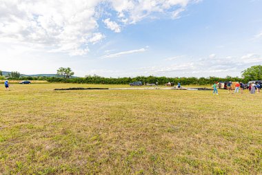 Aklı başında bir tekne gezisi. Sjour en bteau sur la Sane.