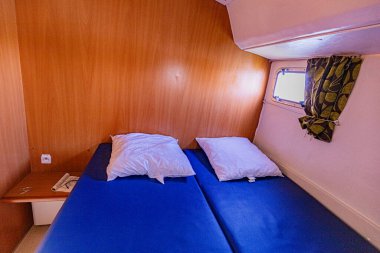 Aklı başında bir tekne gezisi. Sjour en bteau sur la Sane.