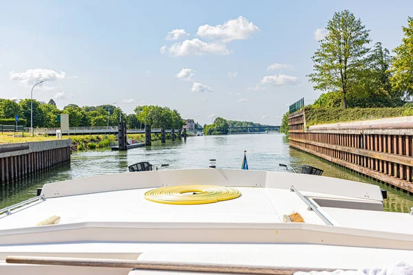 stock image Boat trip on the Sane. Sjour en bteau sur la Sane.