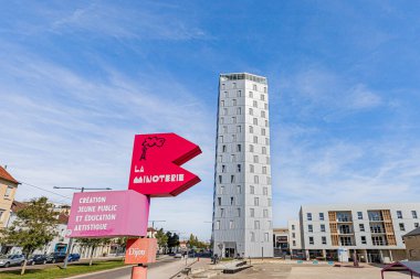 Dijon 'daki Elithis Arsenal turu, açılışı yapılan ikinci pozitif enerji kulesi. Elithis Arsenal a Dijon, deuxime tour a energie positive qui vient d 'etre unauguree.