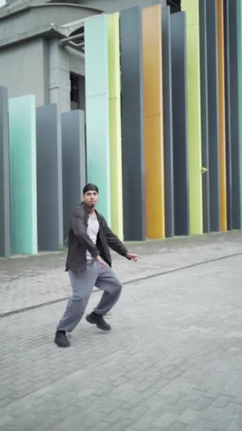 Slow Motion Choreography Latin Man Dancing Hip Hop City Slow — Αρχείο Βίντεο