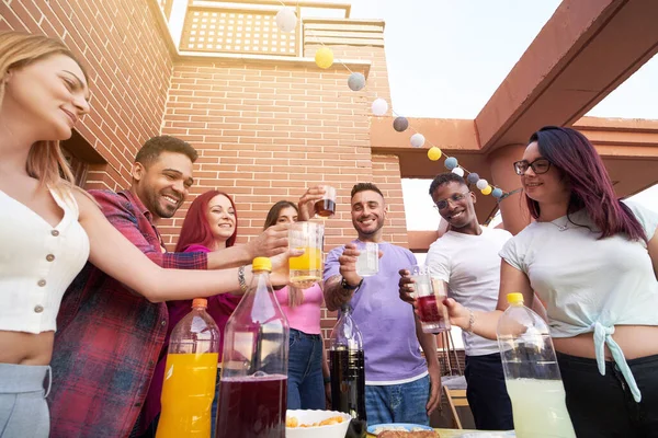 Group Happy Friends Toasting Drinks While Enjoying Outdoor Party Terrace — Fotografia de Stock