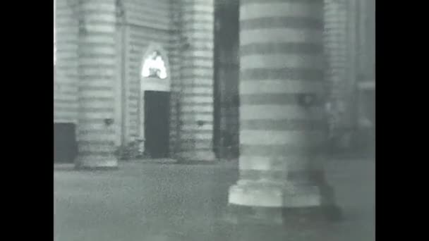 イタリアのオルヴィエート1950年3月 1950年代の黒と白のオルヴィエート大聖堂の内部 — ストック動画