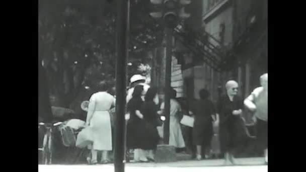 Lecce Ιταλία Απρίλιος 1950 Τροχονόμος Στην Κυκλοφορία Της Πόλης Μαύρο — Αρχείο Βίντεο