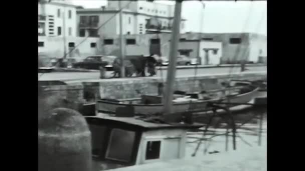 Taormina Italy Juni 1950 Över Hamnen Kanalen Med Båtar Svart — Stockvideo
