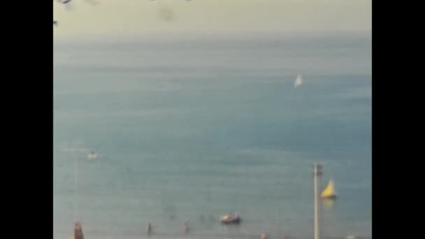 1960年6月 意大利拉维诺 1960年代在拉维诺有活动船只的海景 — 图库视频影像